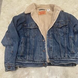 Levi’s jean jacket Small